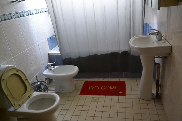 Room 25 of 44