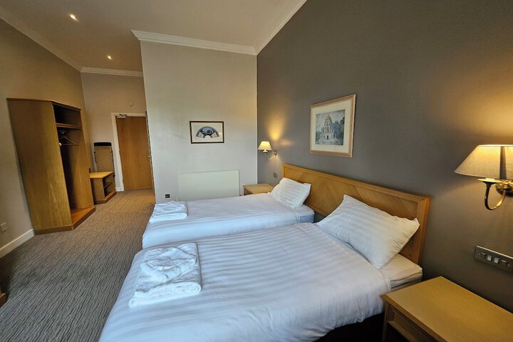 Room 18 of 29