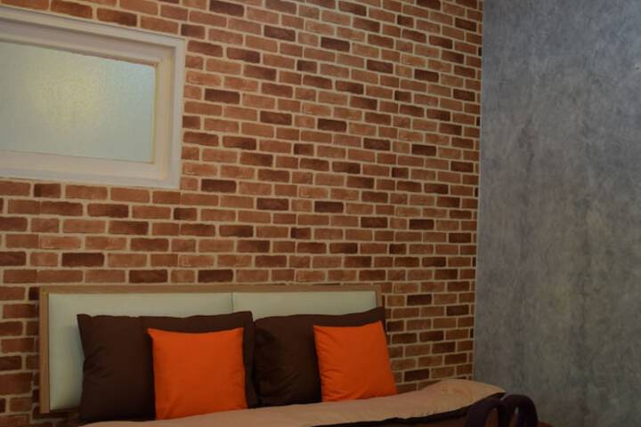 Room 6 of 31