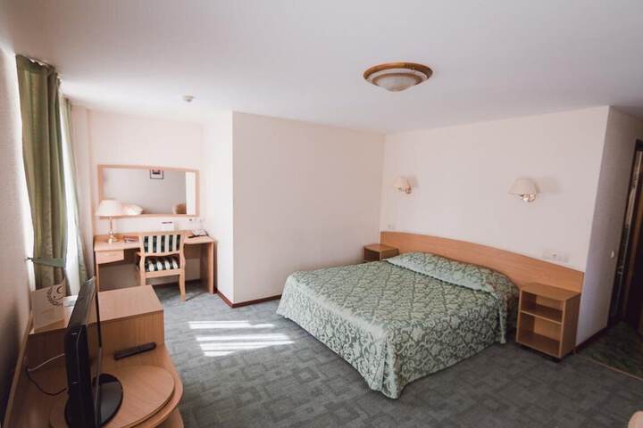 Room 26 of 83