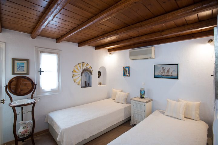Room 6 of 37
