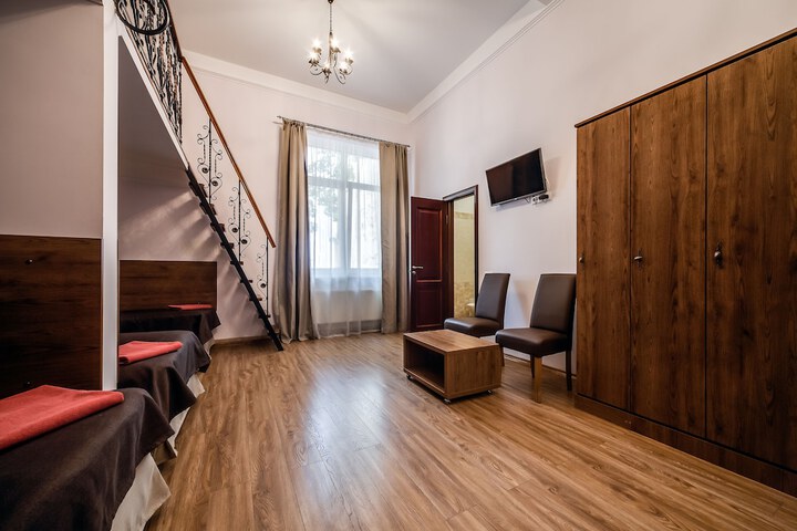 Room 14 of 25