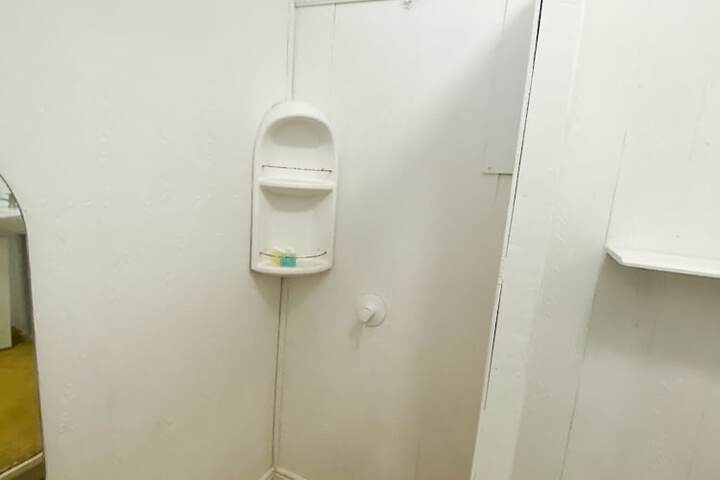 Room 62 of 181