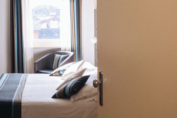 Room 12 of 81