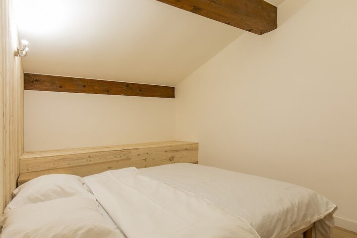 Room 13 of 79