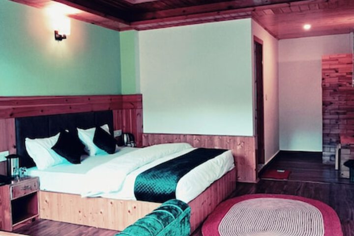 Room 5 of 15