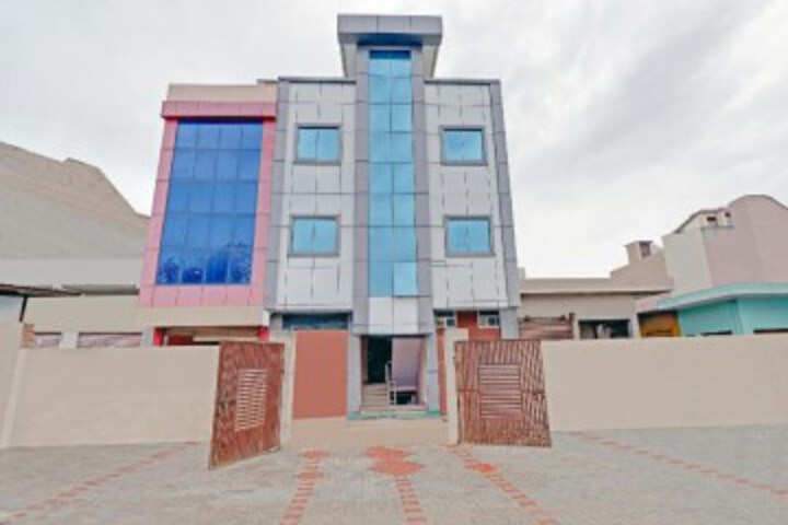 OYO 45391 Hotel Ananda & Restaurant