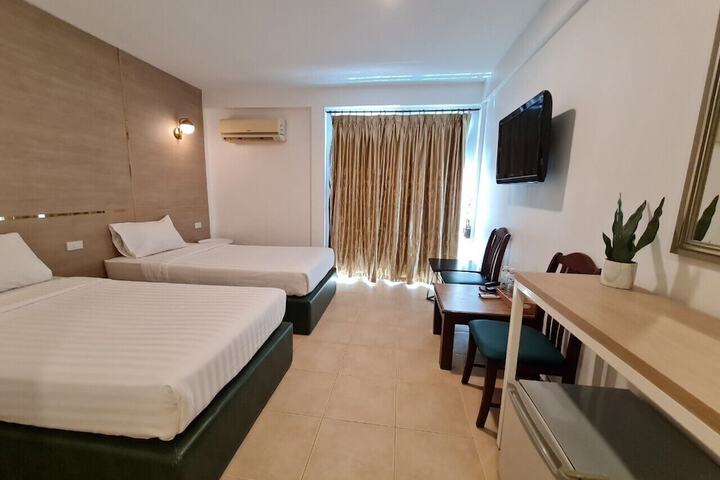 Room 12 of 39