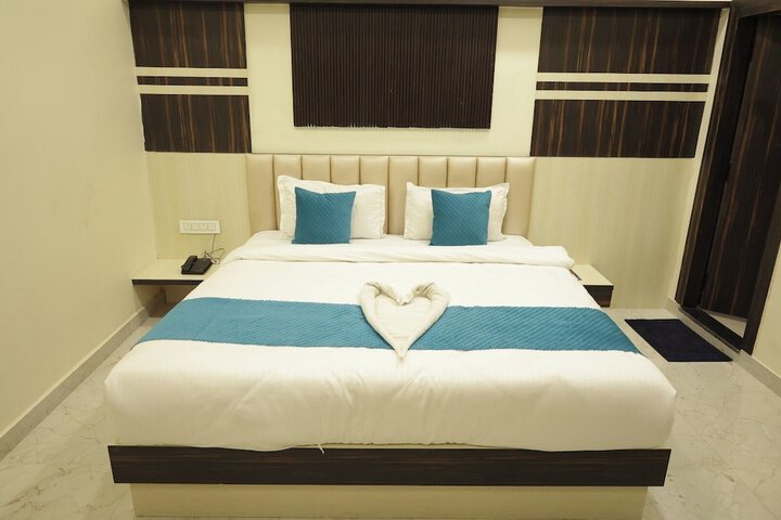 Room 2 of 19