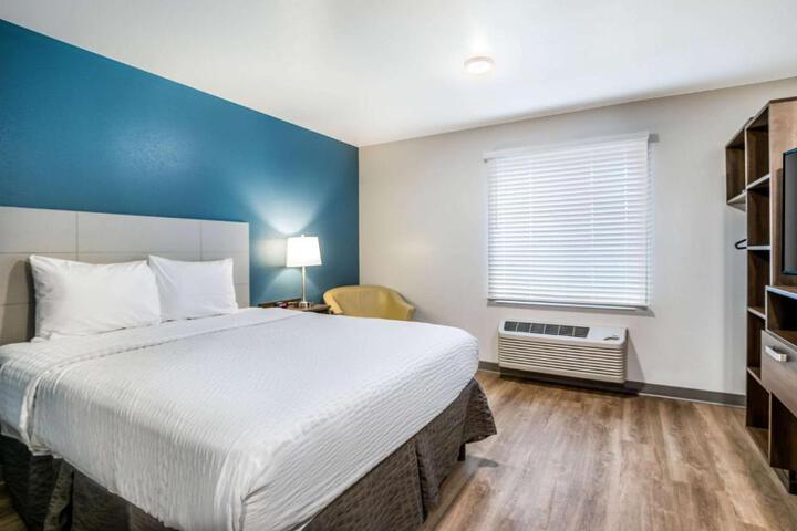 Double Accessible Queen Size Bed