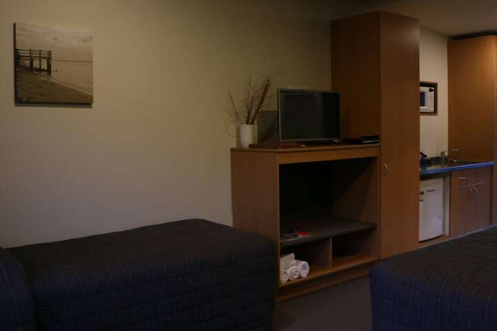 Room 16 of 77