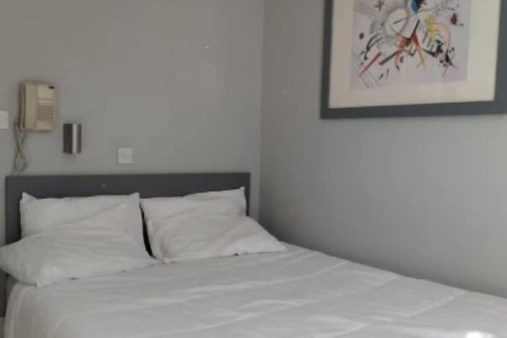 Room 5 of 34