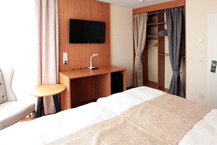 Room 29 of 32