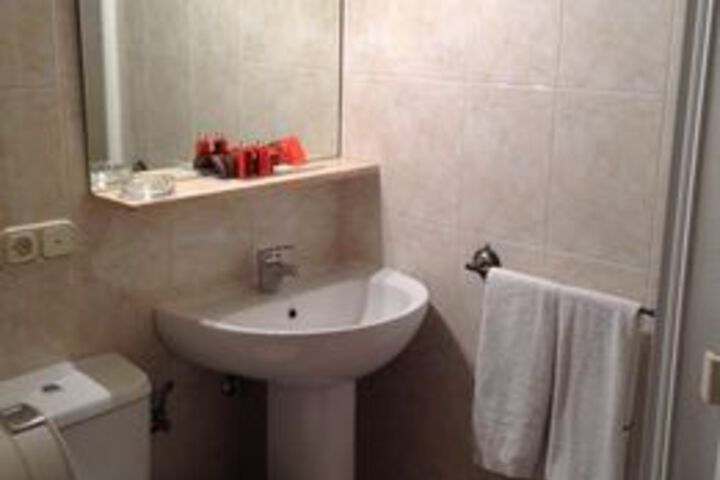Room 2 of 24