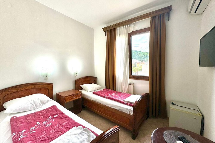Room 60 of 85