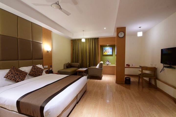 Room 5 of 36