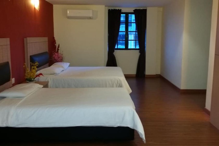 Room 18 of 34