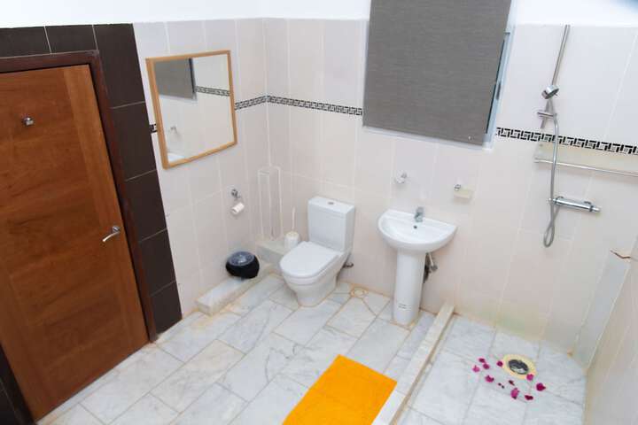 Room 42 of 95