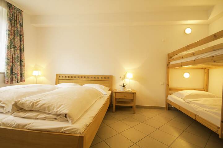 Room 5 of 61