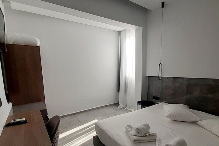 Room 14 of 37