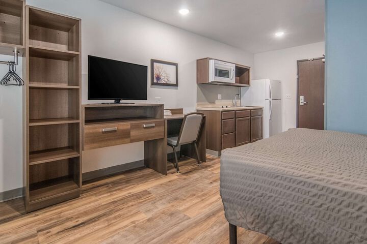 1 Queen Bed (22 of 22)