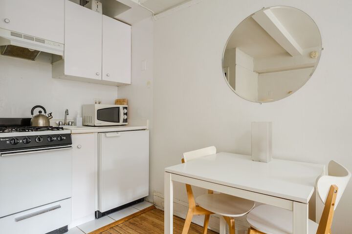 Room 3 of 16