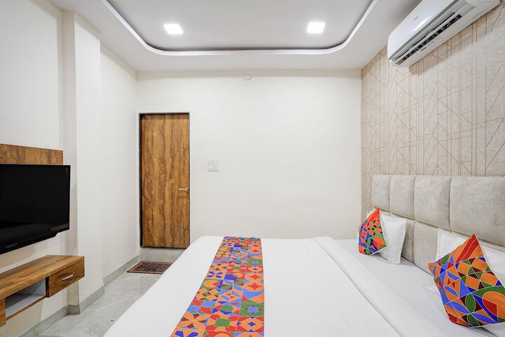 Room 12 of 22