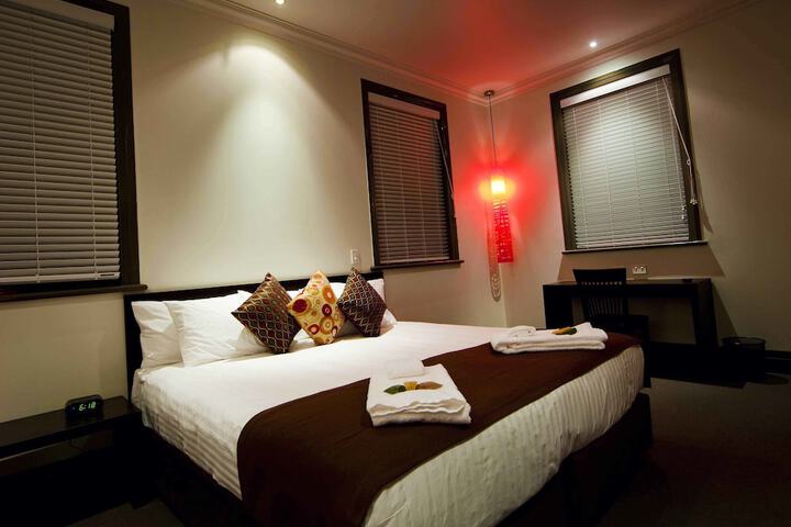 Room 3 of 28
