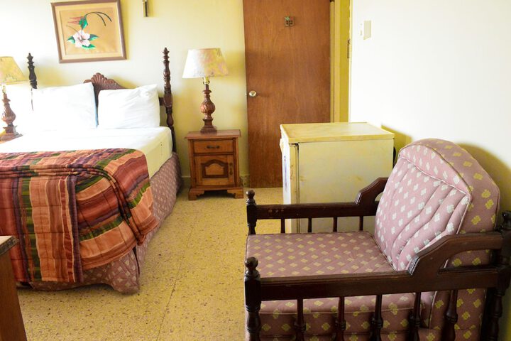 Room 9 of 19