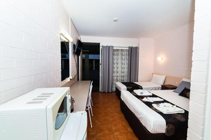Room 12 of 74