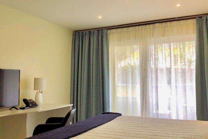 Room 6 of 68