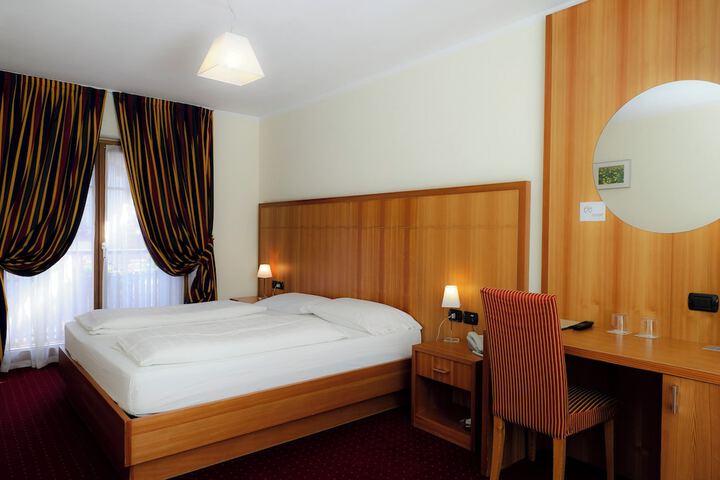 Room 50 of 79