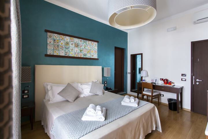 Room 20 of 98