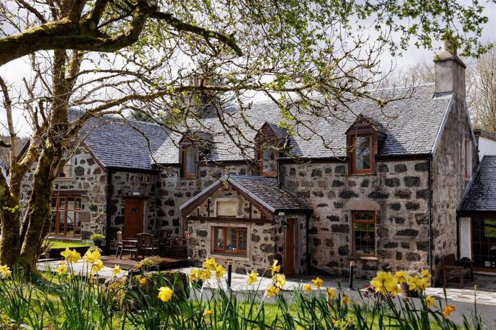Image of Edinbane Lodge