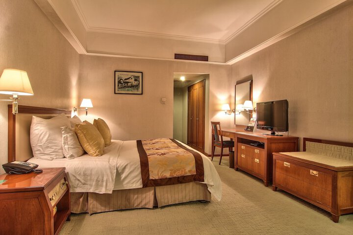 Room 6 of 45