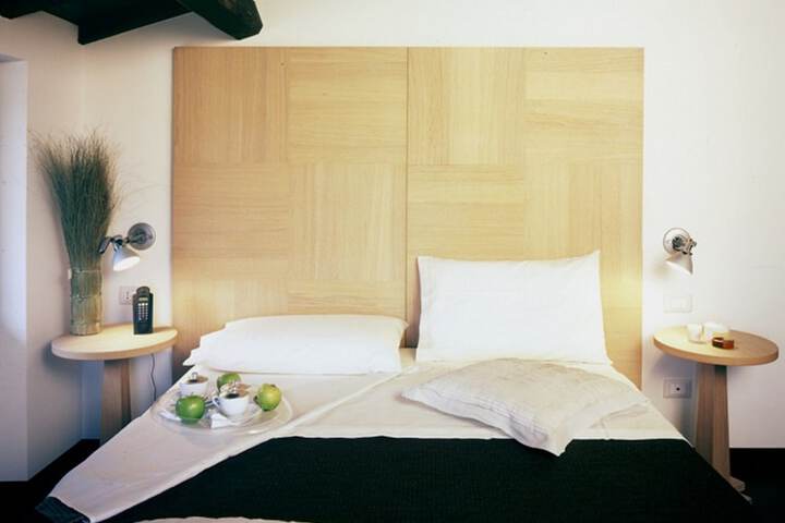 Room 11 of 53