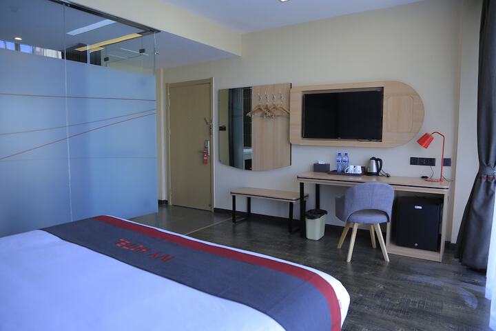 Room 18 of 34