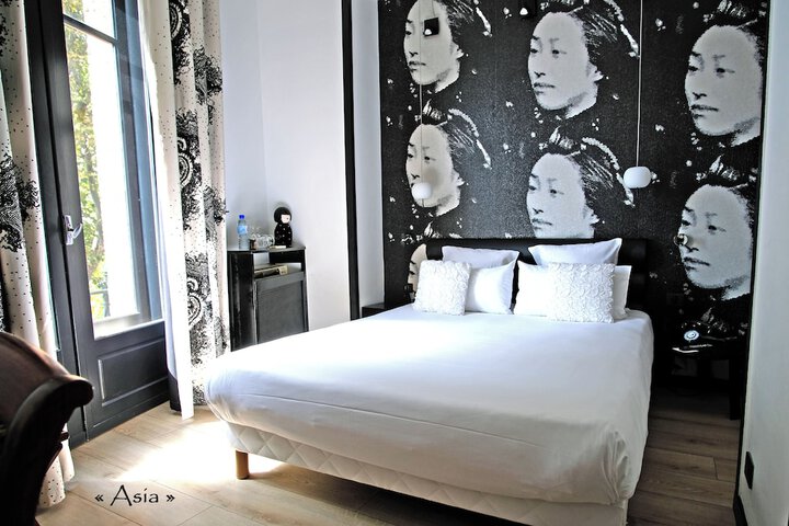 Room 30 of 61
