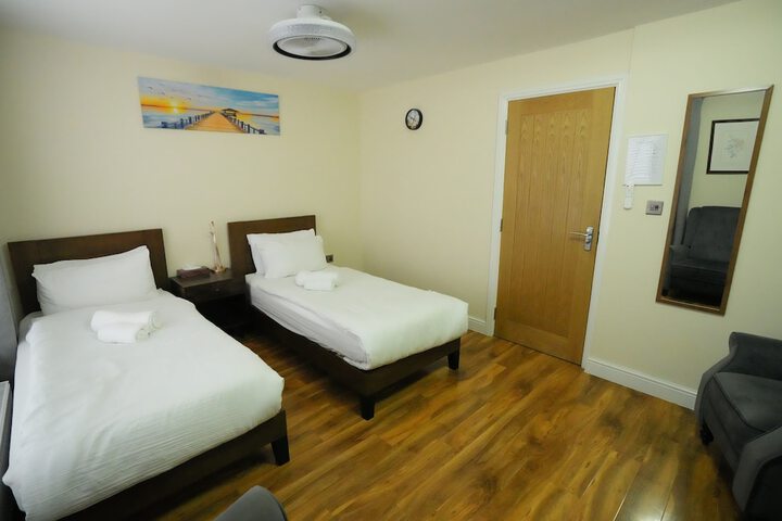 Room 40 of 121