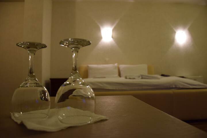 Room 12 of 84