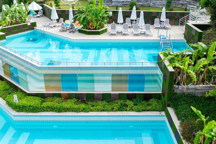 Pool 38 of 152