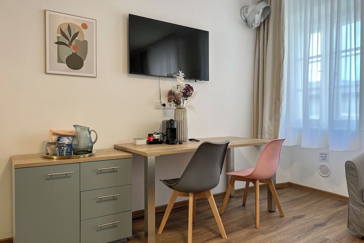 Room 12 of 46