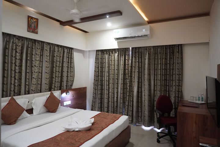 Room 3 of 6