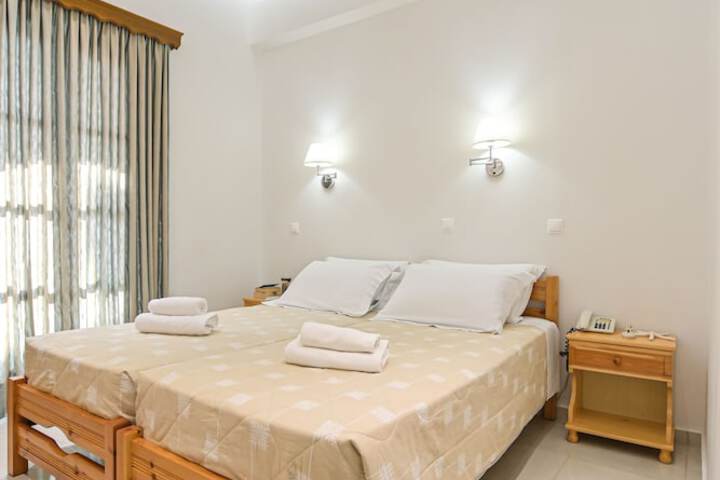 Room 9 of 42