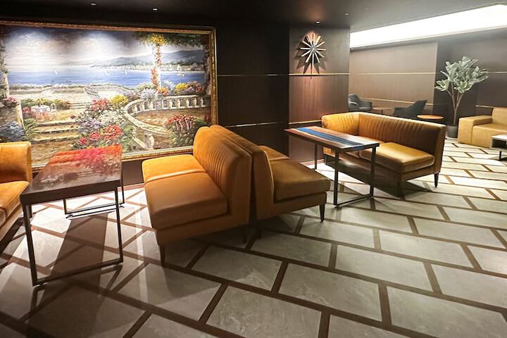 Lounge 97 of 104