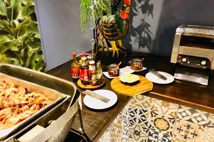 Dining 220 of 275