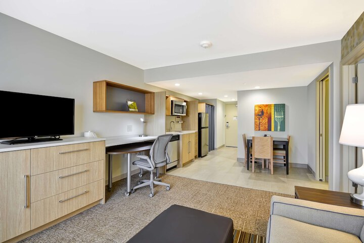 1 King Bed Studio Suite (14 of 18)