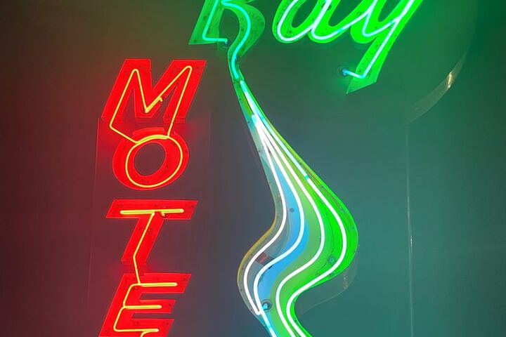 Exterior of Searay Motel
