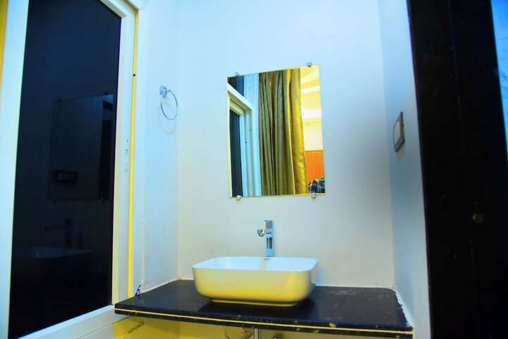 Room 54 of 65