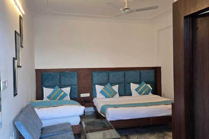 Room 18 of 21